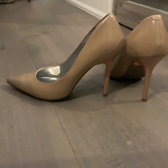 Guess Stilettos - Picture 3 of 4